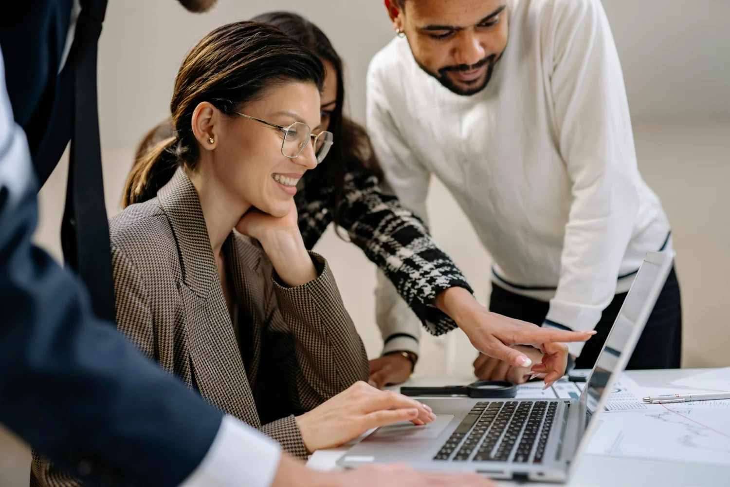 b778